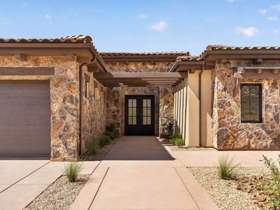 442 E Entrada Dr