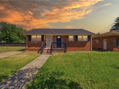 2908 Hollister Ave