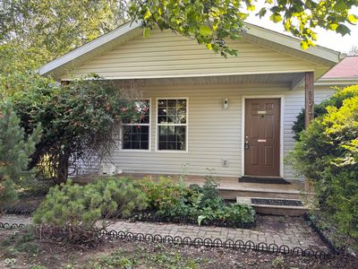3758 S Walter Ave