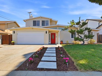 1056 Oaktree Dr