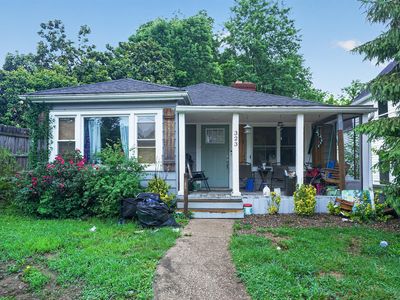 323 W High St
