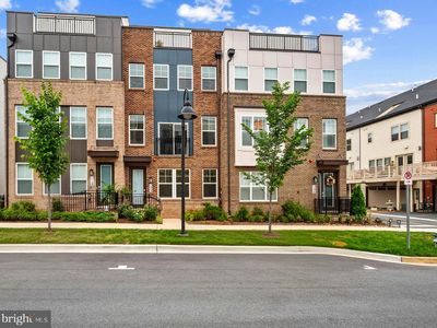 122 Dickenson Dr