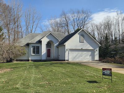 Property at 2205 Lake Wood Dr, Jackson, MI