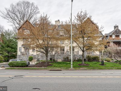 415 W Lancaster Ave #6