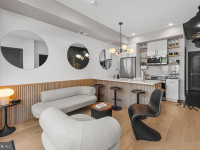 1014 1/2 17th Pl NE APT 4