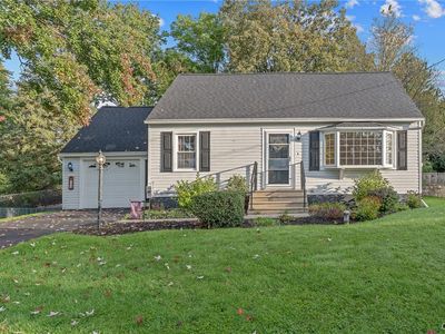 144 W Dauenhauer St