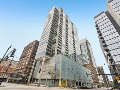 611 S Wells St APT 1305