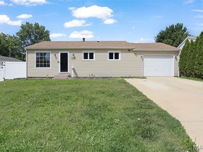 Property at 12089 Sunnycrest Pl, Maryland Heights, MO
