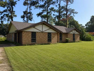 1903 W Ada Dr