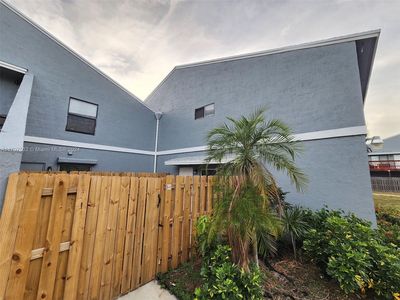 6 Crossings Cir APT A