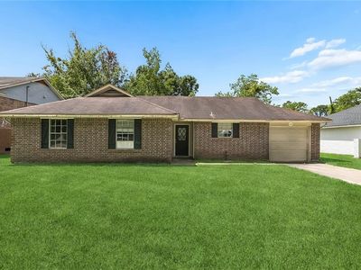 1735 W Hall Ave