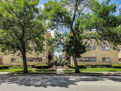 6858 N Northwest Hwy APT 2E