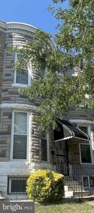 1904 W Lexington St