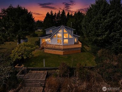 628 Weatherwax Loop NE