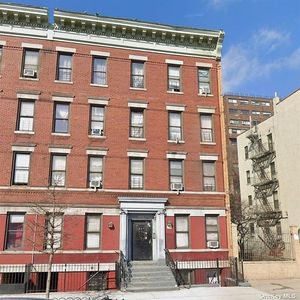 2089 Webster Ave