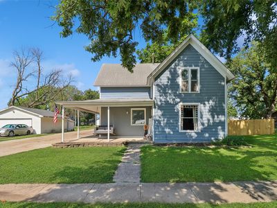 206 S 1st St