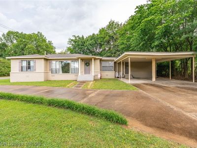 3018 Independence St