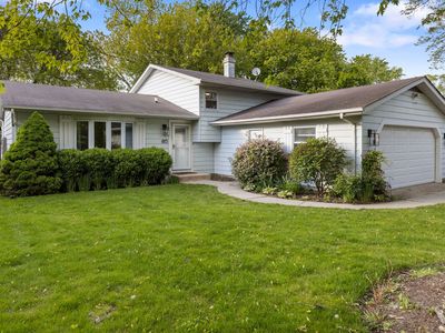 Property at 815 Jenkisson Ave, Lake Bluff, IL