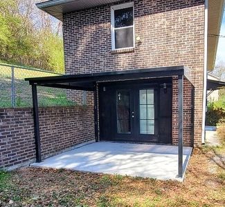 211 Waller St