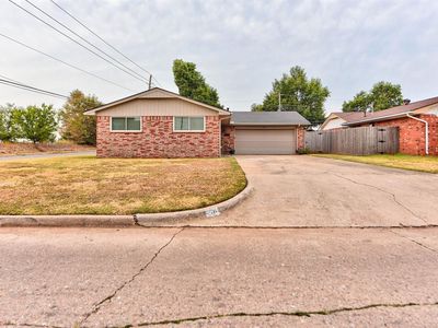 201 Holbrook Dr