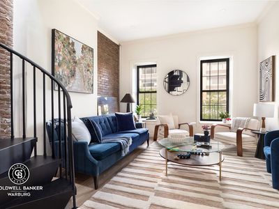 212 E 70th St APT 4B