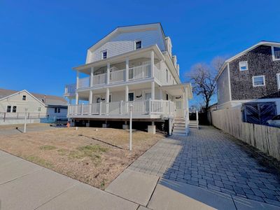 409 W Oak Ave #A