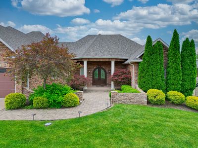 603 Old Hawthorne Dr E