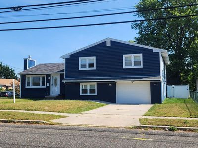 300 E Maryland Ave