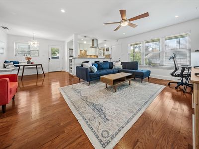 2301 Lawnmont Ave APT 8