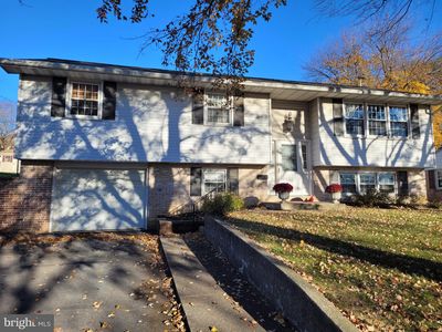 Property at 385 Valley View Dr, New Holland, PA