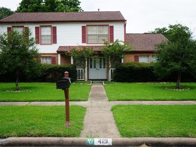 Property at 419 Dinerstein St, Webster, TX
