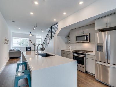 2002 E 7th St APT 217