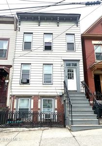208 Myrtle Avenue