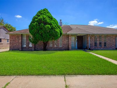 9423 Bollingbrook Dr