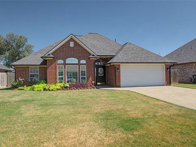 3908 Crestview Dr