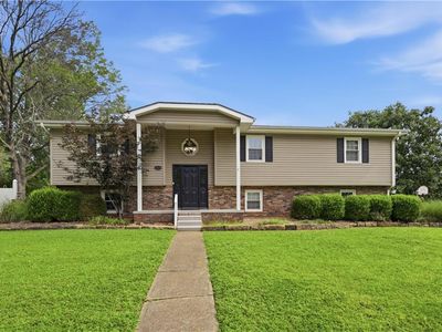 1009 Twin Lakes Dr