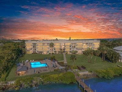 625 NW North River Drive #303