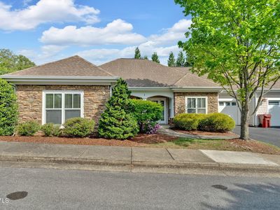 211 University Pkwy #1