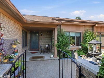2126 London Bridge Dr