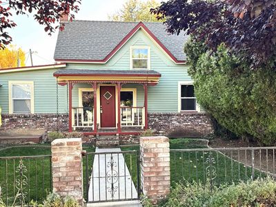 606 & 608 Cottage St