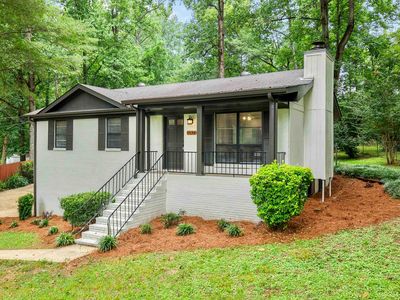 1136 Meadow Dr