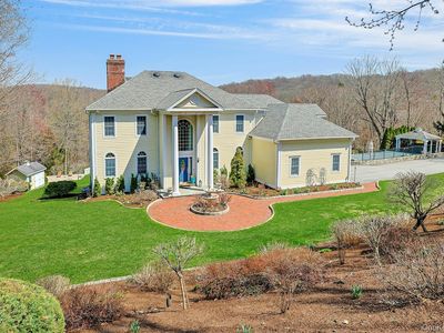 350 Wooded Hill Court