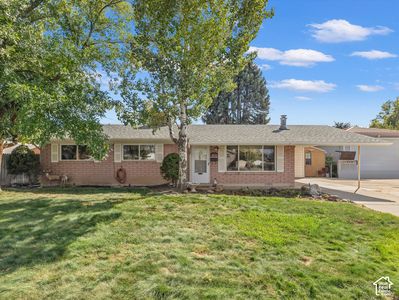 2058 E Rolling Knolls Way