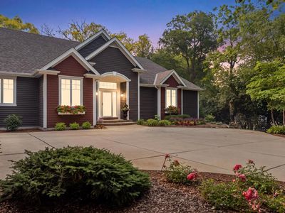 W279N5280 Hanover Hill COURT