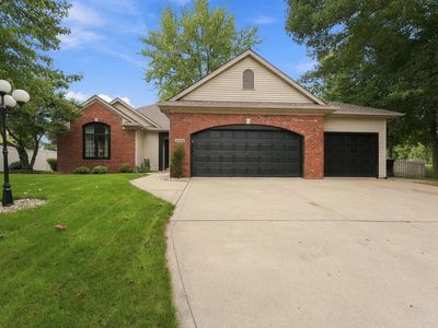 2204 Shady Ln