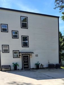 1410 April Villas