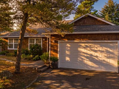 867 Lakeview Dr