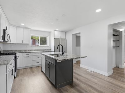 422 S Main St