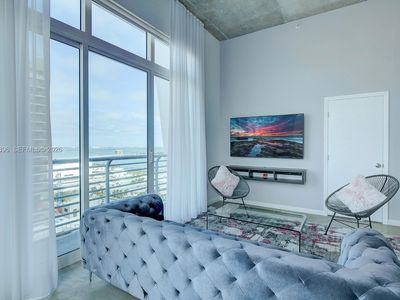 234 NE 3rd St Penthouse Uph01