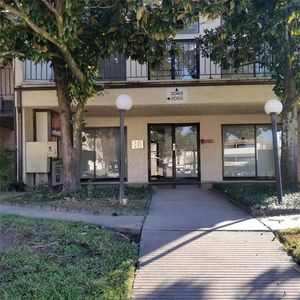 3045 Walnut Bend Ln APT 28